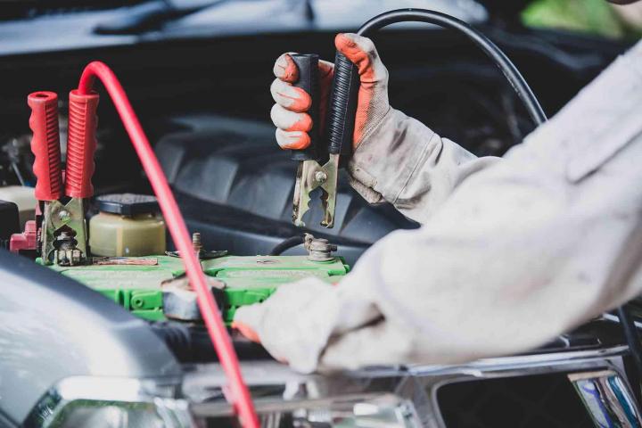 Survoltage d'auto Montréal