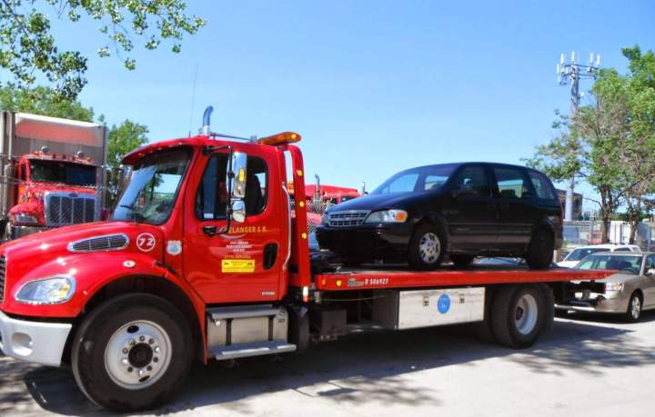 Roadside Assistance for Broken-Down Cars in Montreal