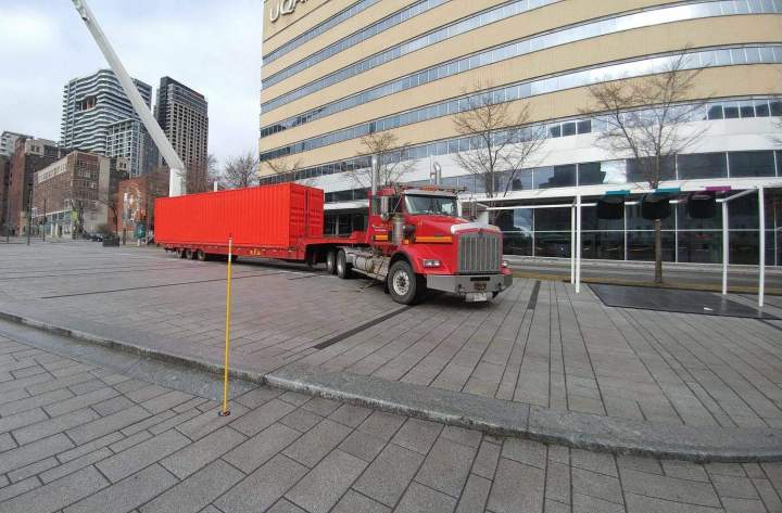 Container Semi-Trailers in Montreal